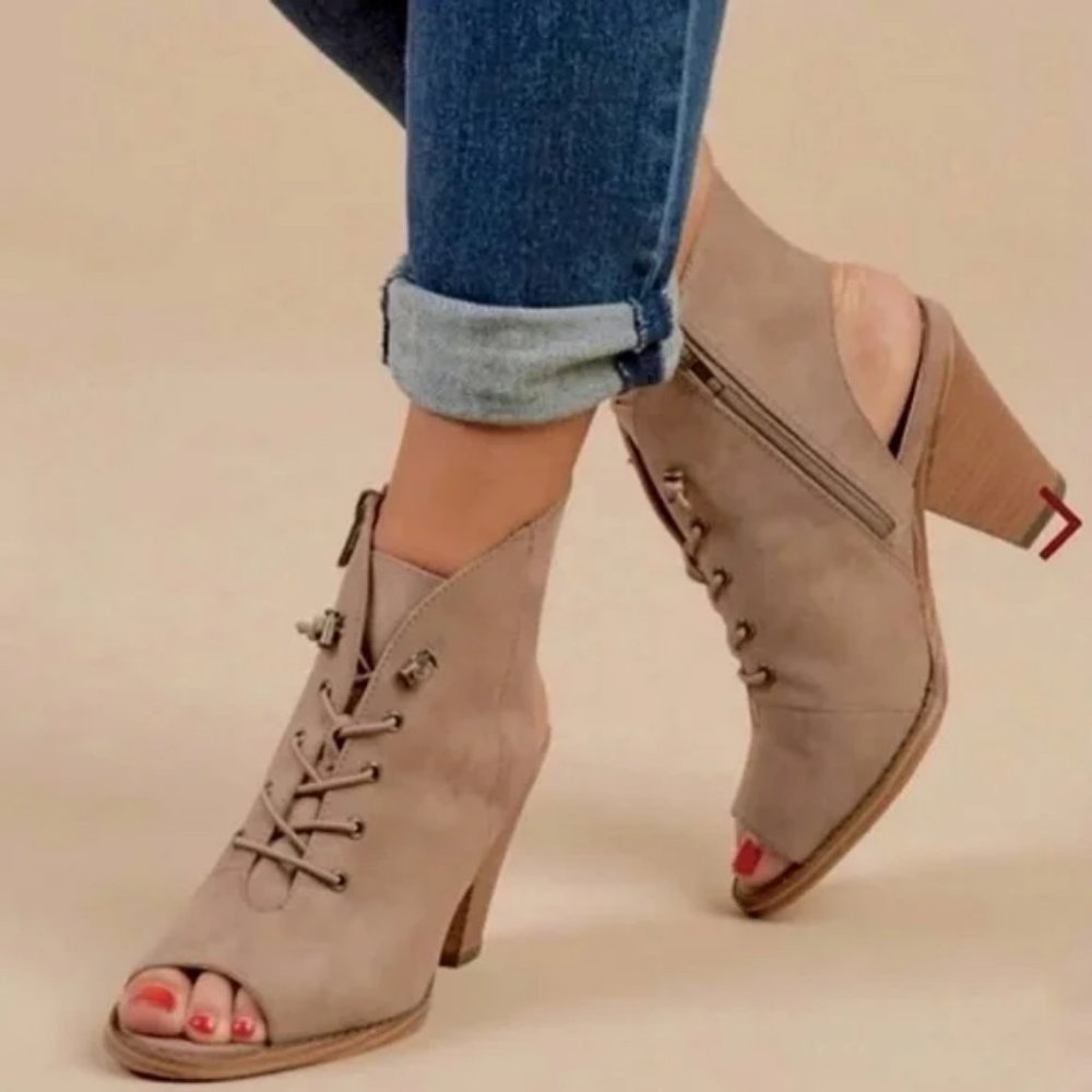 Altar’d State Lace Up Peep Toe Block Heel Sandal - Sz 8